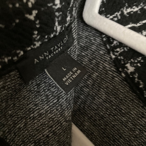 LAST CHANCE * Ann Taylor 1/4 Zip Bell Sleeve Jacket Top L Black White Checked - Picture 5 of 5